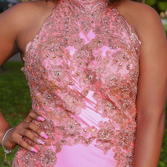 I am selling a hand sewn prom dress. - Picture 4 of 6
